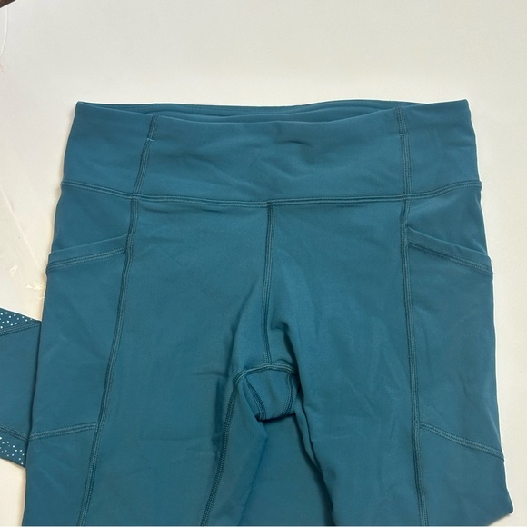 Lululemon Sz 6 Tight Stuff Tight II 2 Crop 25” Reflective Dots Luxtreme - Picture 5 of 10
